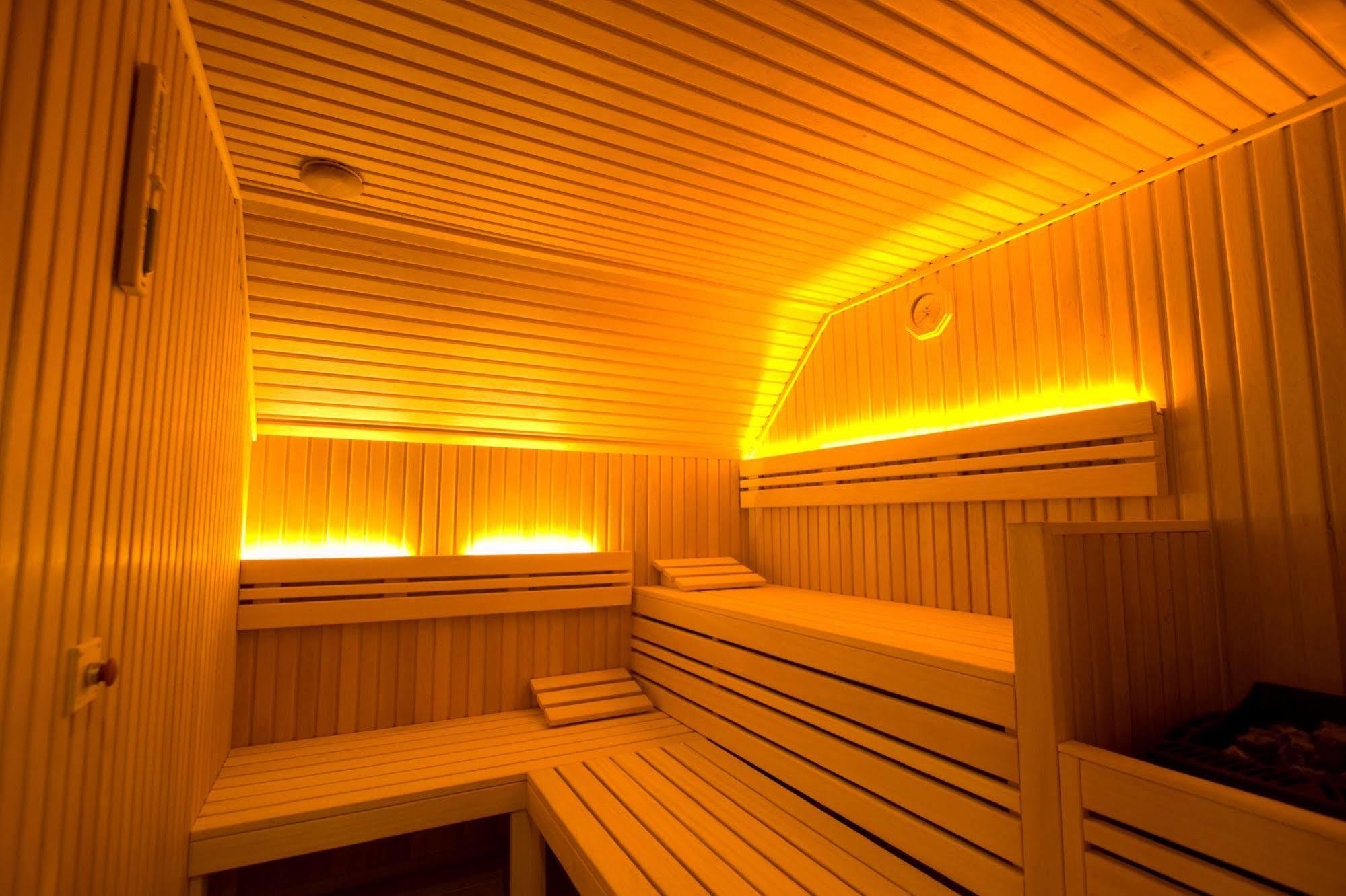 Piknik Wellness Hotel Шиофок Экстерьер фото